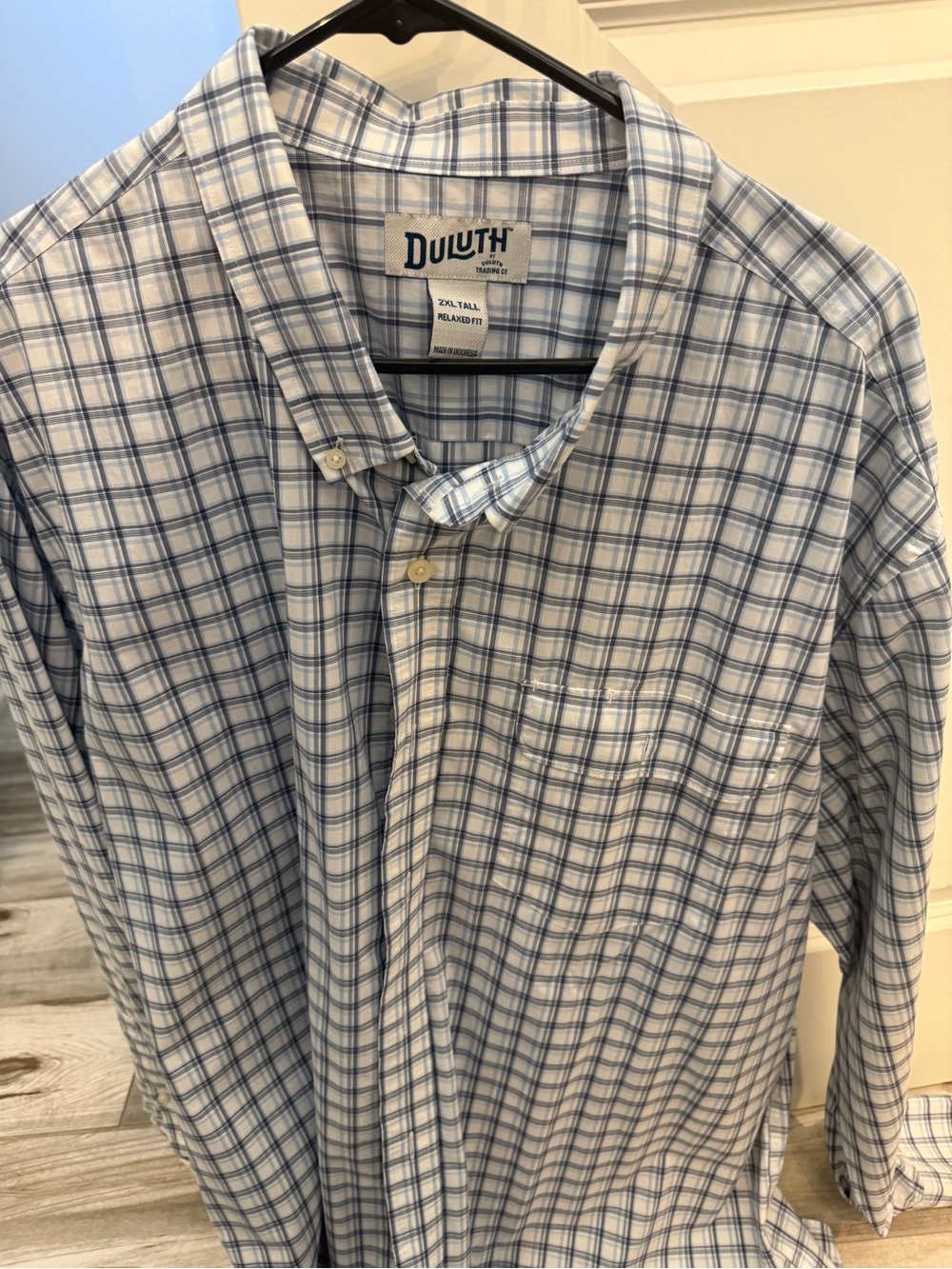 Duluth Trading Co White and Blue Plaid Dress Shirt